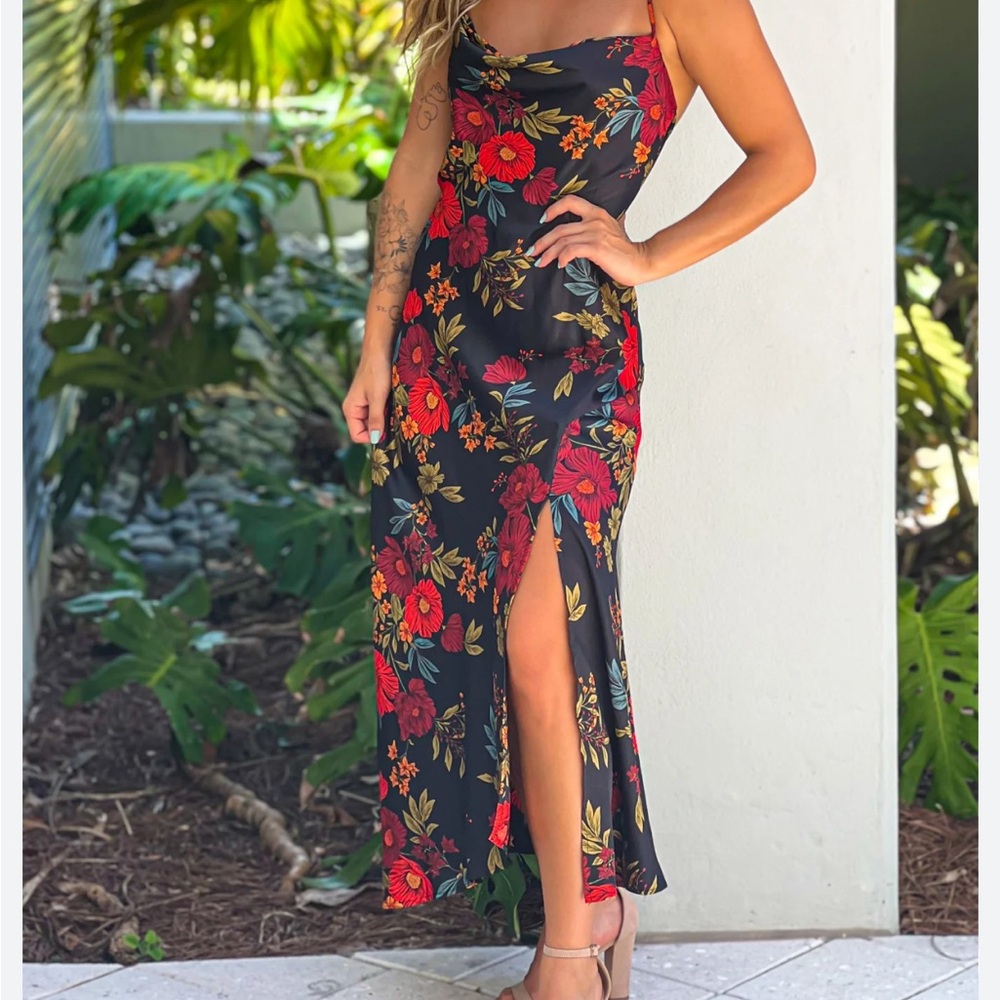 ✨NWT✨ Floral Black and Red 12th Tribe Maxi Dress
